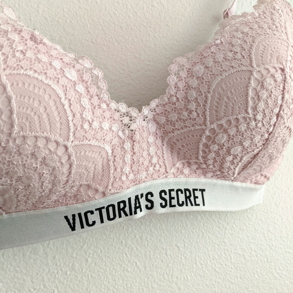 Victoria's Secret Wireless Lounge Pink Lace Bra 32C - Picture 2 of 5